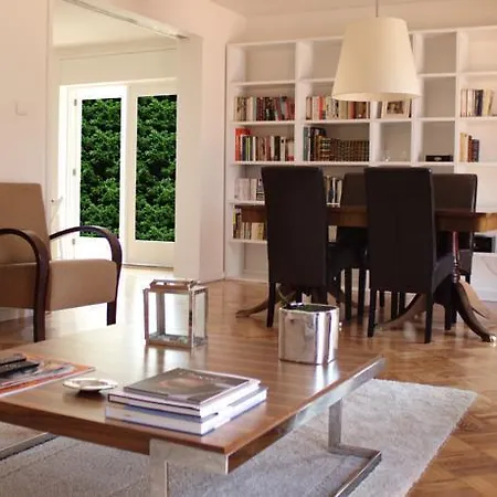 Apartment Charm *