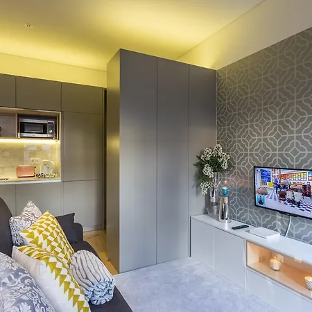 Charm Apartment *